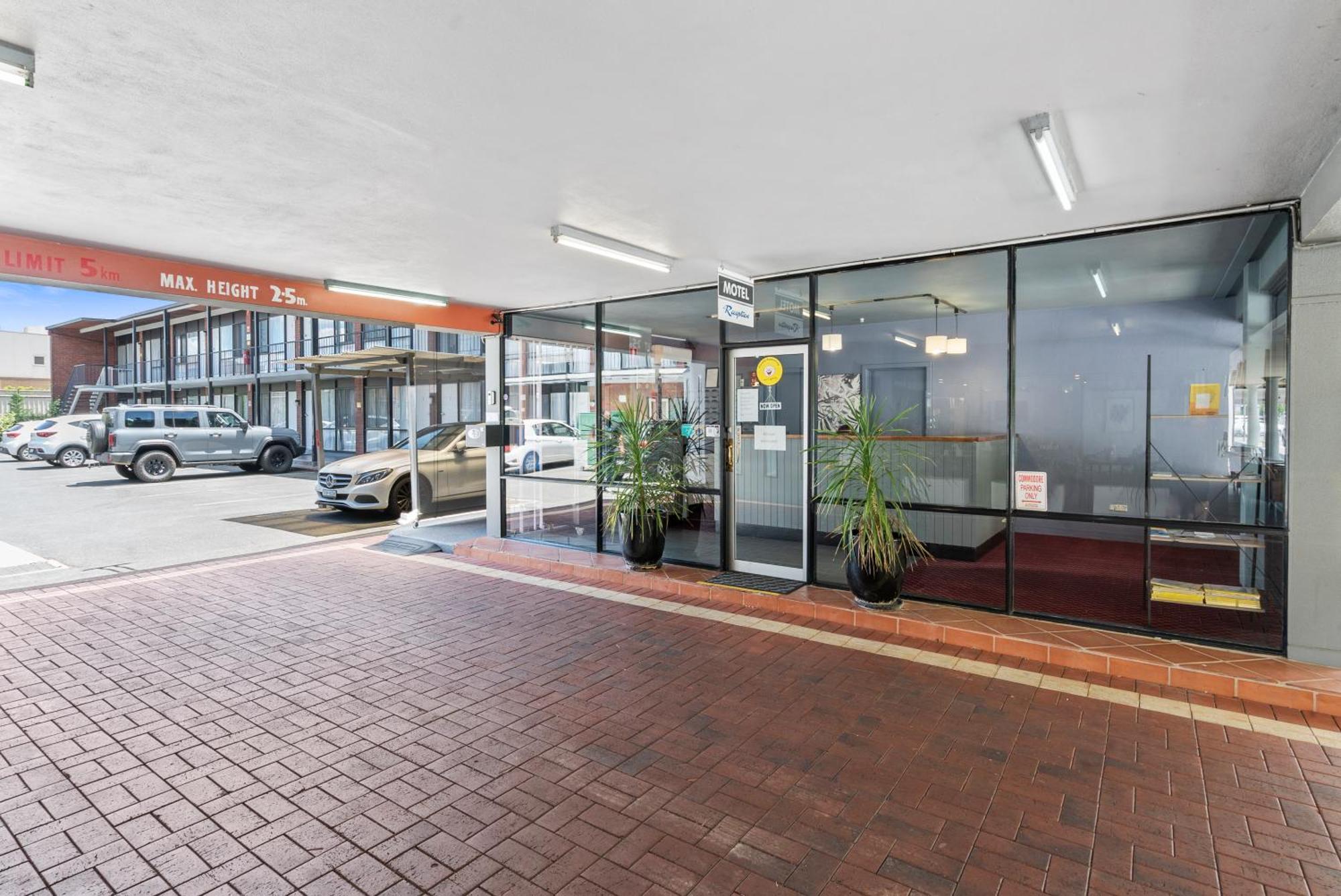 Commodore Motor Inn Albury Exterior foto